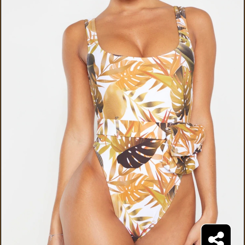 Mustered leaf belt swimsuit